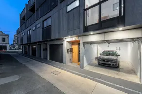 StayCentral Brunswick Central Townhouse - Image 4