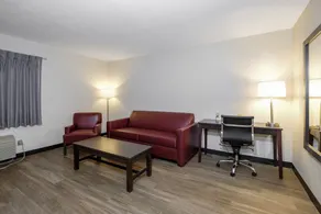 Red Roof Inn Holton - Image 4