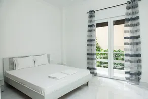 3 bedroom apartment at Koridallos square - Image 2