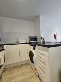 Charming 1-Bed Apartment In Huddersfield - Image 3