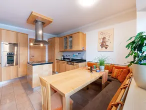 Apartment in Niedernsill Near Ski Slopes - Image 4