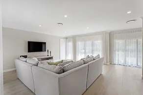 Wirragulla, 10 Marty Avenue - Stylish Modern House with ducted air con & WIFI - Image 5