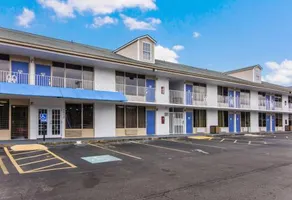 Lafayette Garden Inn - Image 5