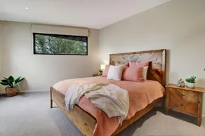 Banksia House - 5 Bedroom 2 bathroom home with pool and large yard. - Image 4
