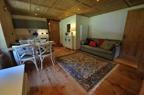 Historic Residenze Loo Bach - Image 4