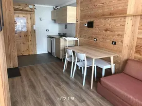 Housecervinia - Image 3