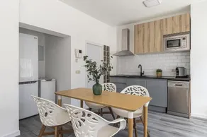 BNBHolder Calm Duplex Retiro Free Parking - Image 5