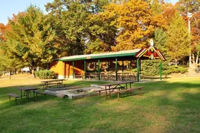 Arrowhead Camping Resort Park Model 10 - Image 4
