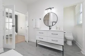 Designer 2BR - Historic Charm Walk to Fun - Image 4