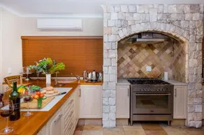 Whale Waters Self Catering Gansbaai - Image 4
