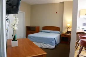 Rally Point Inn And Pub - Image 4