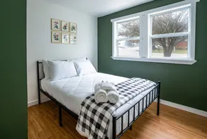 Crimson Cottage - Image 5
