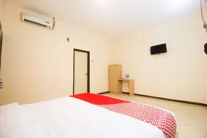 OYO 1025 Hotel Intan - Image 3