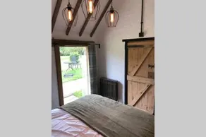 2 Bedroom Cottage on the Orchard of a Manor House - Image 5