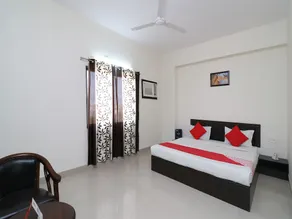 Hotel Millennium by OYO Rooms - Image 5