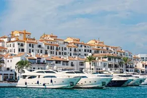 Banus Boutique Muelle Del Ribera - Image 4