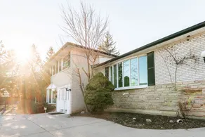 Family & Corporate home in Mississauga - Image 2