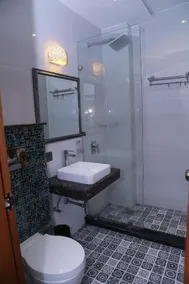 Hotel Posh - Image 4