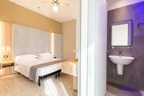 Hotel Romantico - Image 5