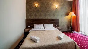 Hotel Orange - Image 2