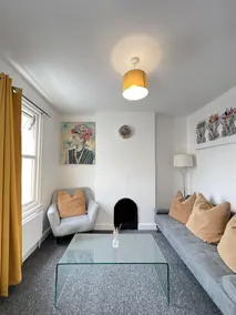Remarkable 2 bed House in Rochester - Image 3