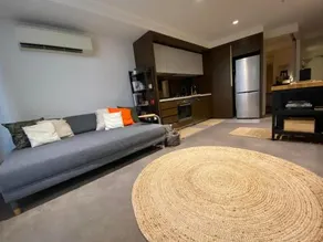 Luxury apartment on the river with pool & Gym - Image 4