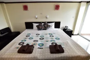 Bearing Plus Apartment - Image 5