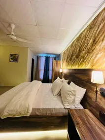 Book & Stay Shahrah e Faisal - Image 4