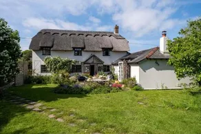 Thatched Hat Cottage - Image 2