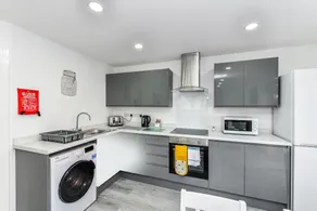 Woodstock House Apartments - Image 5