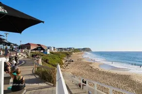 Patty's Cottage @ Merewether Beach - Image 2
