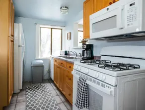 Crimson Cottage - Image 3