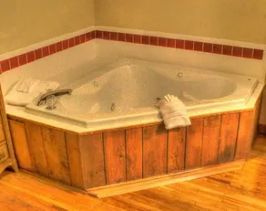 The Little Main Street Inn & Suites - Image 3