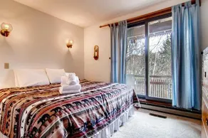 Cedar Rock Chalet - Image 5