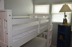 2 D, Three Bedroom Townhome - Image 4