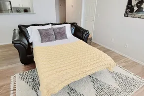 Luxury King Beds Pool Gym - Near Hill AFB - Image 2