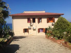 Villa Del Golfo - Image 2