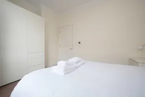 Flat in London - Image 5