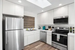 OceanBreeze Apt Suites near Golf & Beach - Image 5