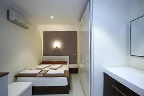 Albatros Hotel - Image 2