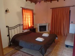 Alonaki Guesthouse - Image 3