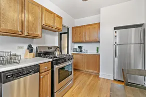 Welcoming and Trendy 1BR Apt in Vibrant North Center - Image 5