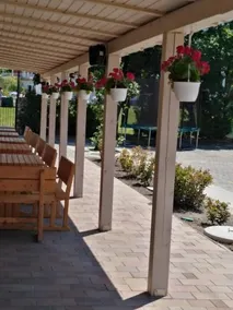 Road House Holiday Resort - Image 2