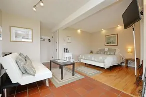 Gordon's Beach Farm Stay B&B - Image 3