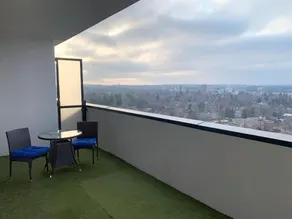 Cozy 1BR Condo w Insuite LDRY Gym & Free Parking - Image 2