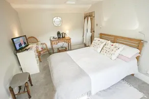 The Blue House Bed & Breakfast - Image 2