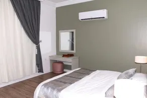 Mandreen Serviced Apartments - Image 4