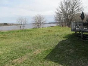 Port Mouton Bay Cottages & Restaurant - Image 3