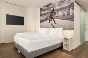 Super 8 by Wyndham Koblenz - Image 3