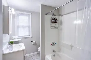3BR Home with In-Unit Laundry Parking and Sound Bar - Image 5